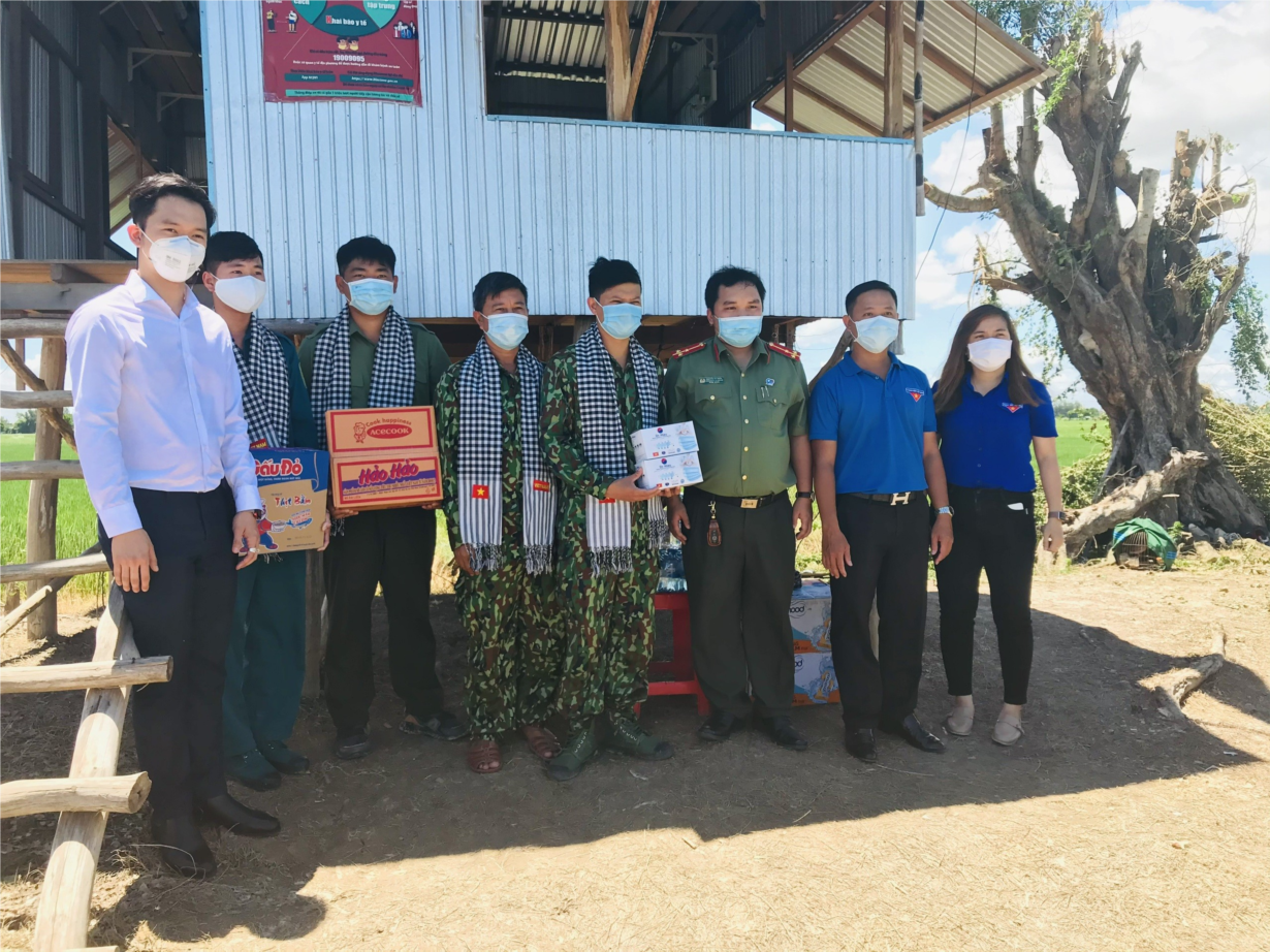 
Hơn 2.000 thanh niên Cần Thơ hăng hái tham gia trực chốt kiểm soát phòng chống dịch Covid-19 (30/5/2021)

